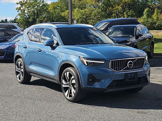 2024 Volvo XC40 Ultimate Bright Theme
