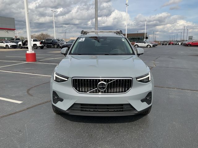 2024 Volvo XC40 Ultimate Bright Theme