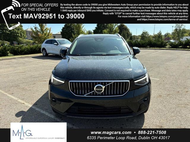 2024 Volvo XC40 Ultimate Bright Theme