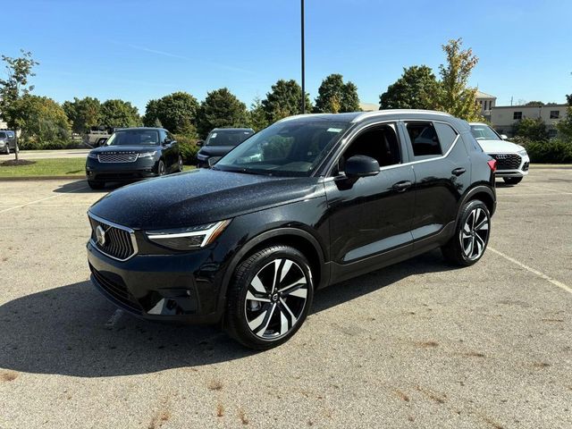 2024 Volvo XC40 Ultimate Bright Theme