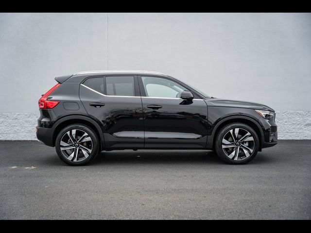 2024 Volvo XC40 Ultimate Bright Theme