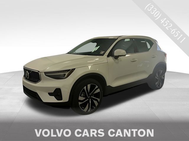 2024 Volvo XC40 Ultimate Bright Theme