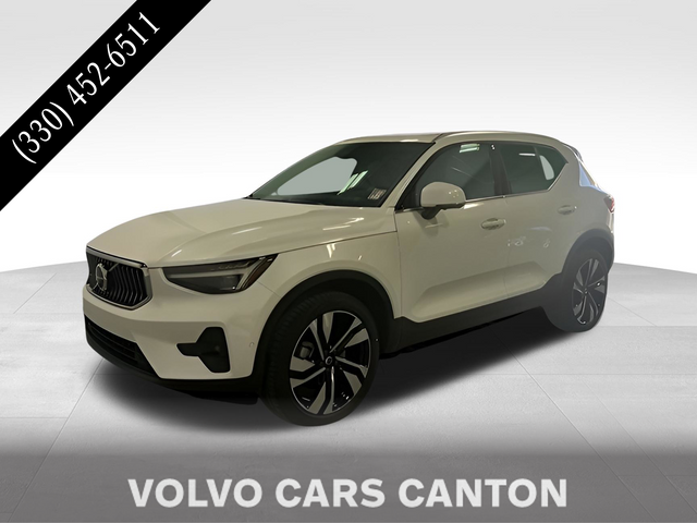 2024 Volvo XC40 Ultimate Bright Theme