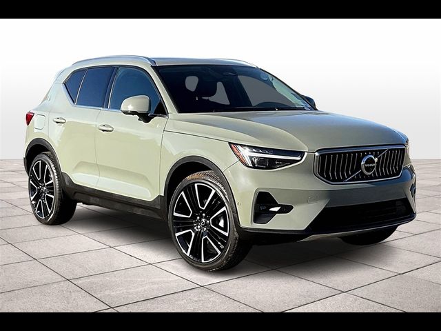 2024 Volvo XC40 Ultimate Bright Theme