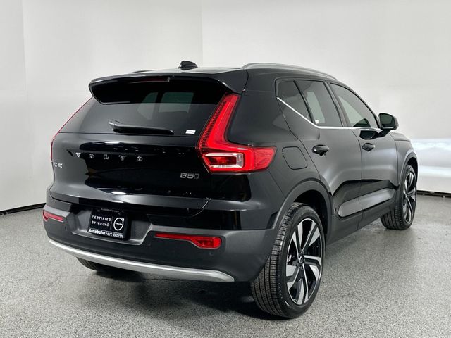 2024 Volvo XC40 Ultimate Bright Theme