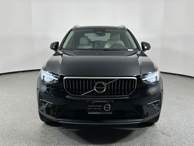 2024 Volvo XC40 Ultimate Bright Theme