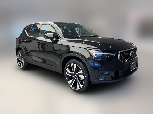 2024 Volvo XC40 Ultimate Bright Theme