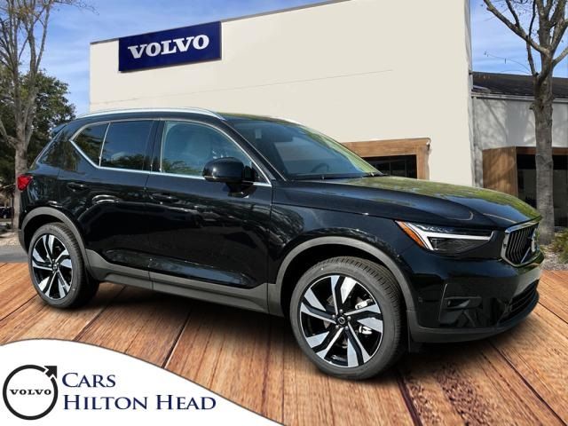 2024 Volvo XC40 Ultimate Bright Theme