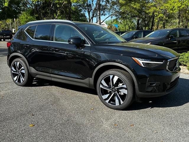 2024 Volvo XC40 Ultimate Bright Theme