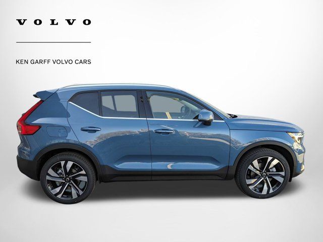 2024 Volvo XC40 Ultimate Bright Theme