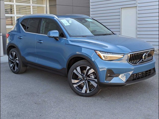 2024 Volvo XC40 Ultimate Bright Theme