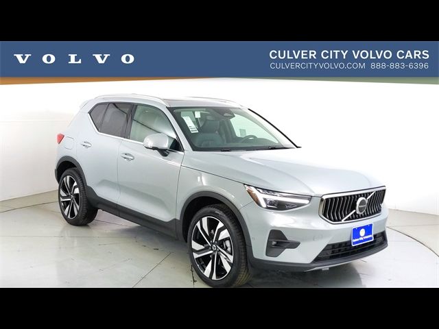 2024 Volvo XC40 Ultimate Bright Theme