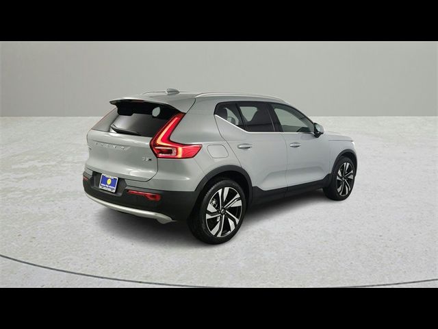 2024 Volvo XC40 Ultimate Bright Theme