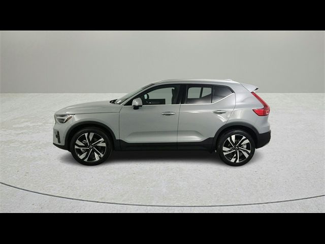 2024 Volvo XC40 Ultimate Bright Theme