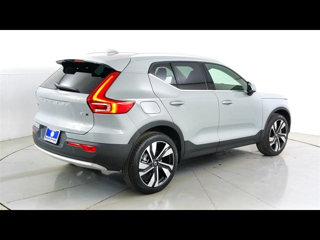 2024 Volvo XC40 Ultimate Bright Theme