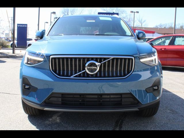 2024 Volvo XC40 Ultimate Bright Theme