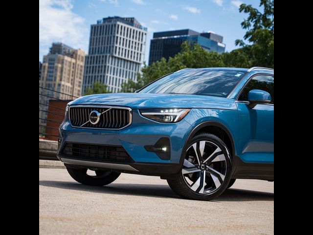 2024 Volvo XC40 Ultimate Bright Theme