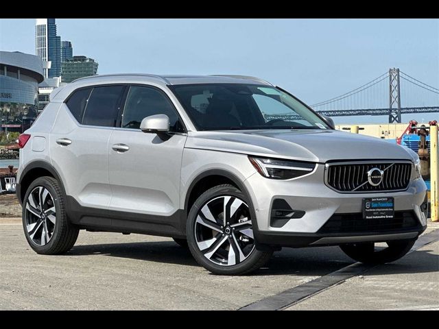 2024 Volvo XC40 Ultimate Bright Theme