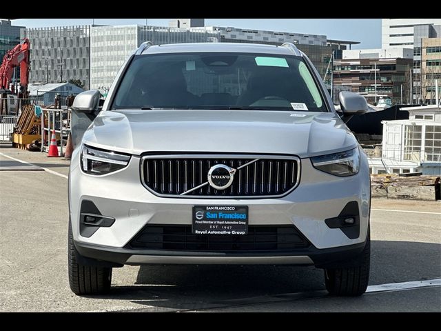 2024 Volvo XC40 Ultimate Bright Theme