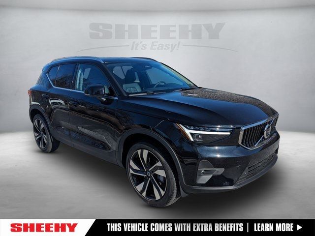 2024 Volvo XC40 Ultimate Bright Theme