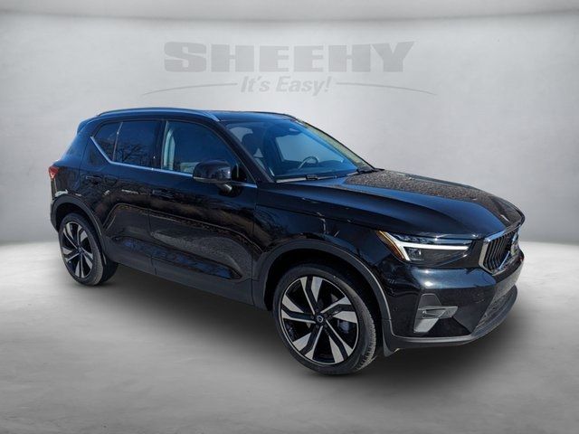 2024 Volvo XC40 Ultimate Bright Theme