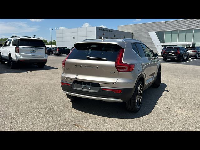 2024 Volvo XC40 Ultimate Bright Theme