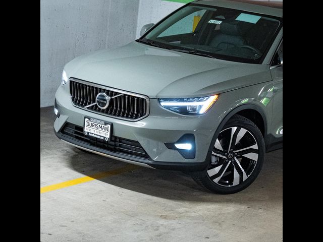 2024 Volvo XC40 Ultimate Bright Theme