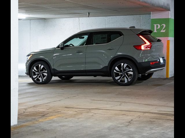 2024 Volvo XC40 Ultimate Bright Theme