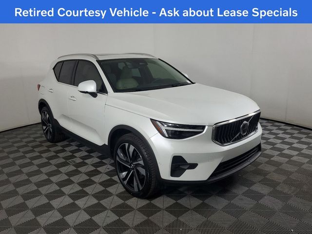 2024 Volvo XC40 Ultimate Bright Theme