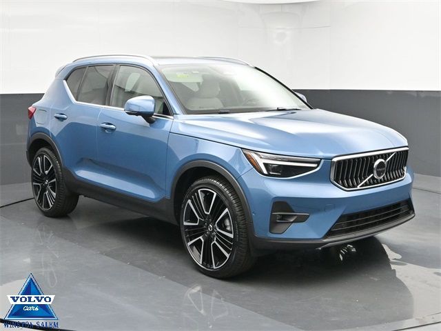 2024 Volvo XC40 Ultimate Bright Theme