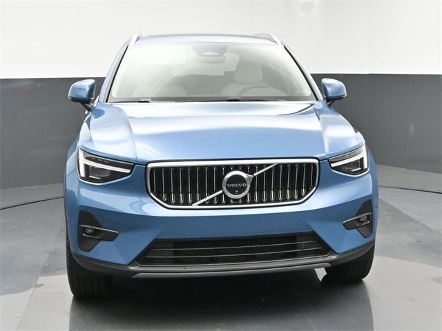 2024 Volvo XC40 Ultimate Bright Theme