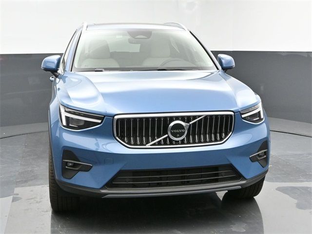 2024 Volvo XC40 Ultimate Bright Theme