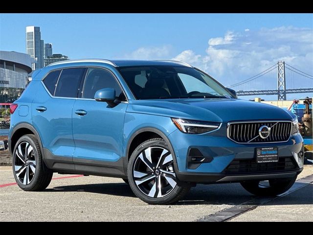 2024 Volvo XC40 Ultimate Bright Theme