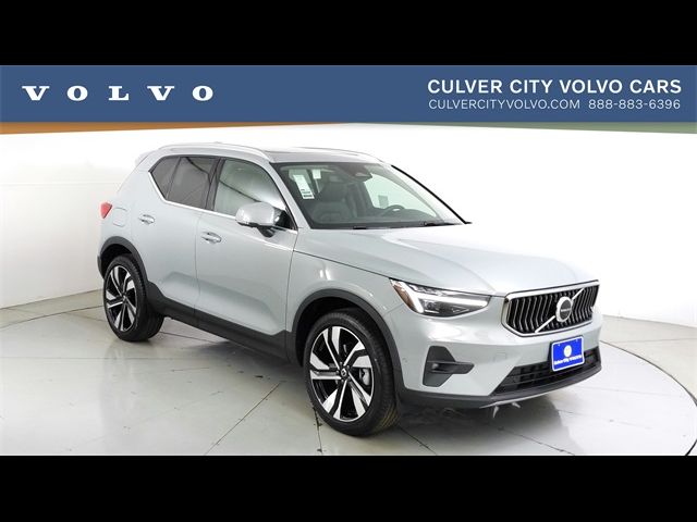 2024 Volvo XC40 Ultimate Bright Theme