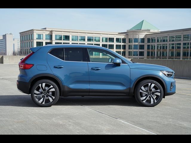 2024 Volvo XC40 Ultimate Bright Theme