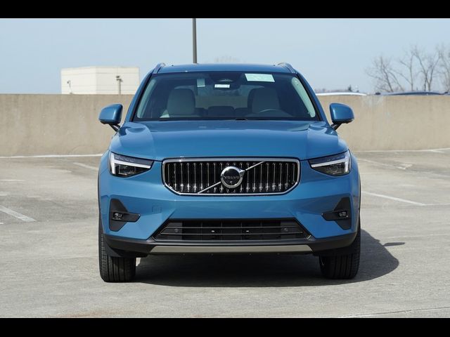 2024 Volvo XC40 Ultimate Bright Theme