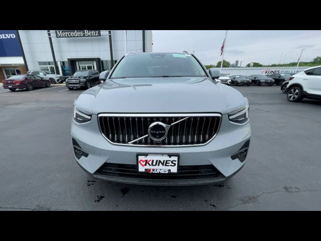 2024 Volvo XC40 Ultimate Bright Theme