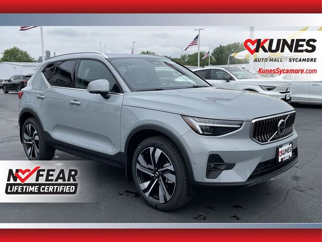 2024 Volvo XC40 Ultimate Bright Theme