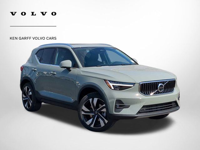 2024 Volvo XC40 Ultimate Bright Theme