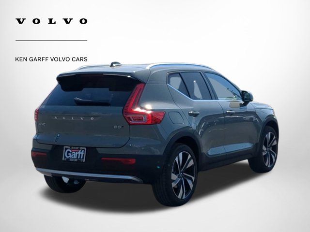 2024 Volvo XC40 Ultimate Bright Theme