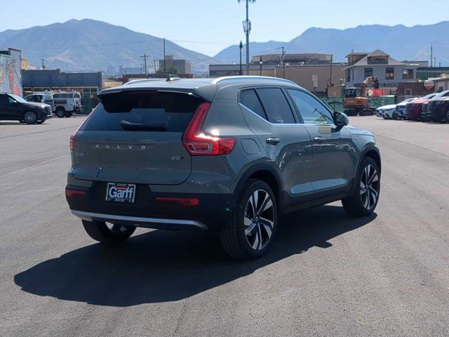 2024 Volvo XC40 Ultimate Bright Theme