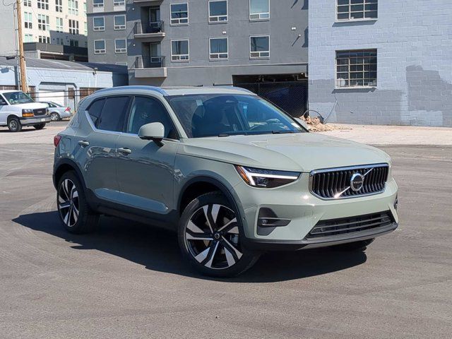 2024 Volvo XC40 Ultimate Bright Theme