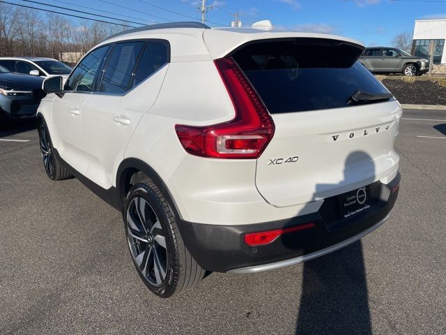 2024 Volvo XC40 Ultimate Bright Theme