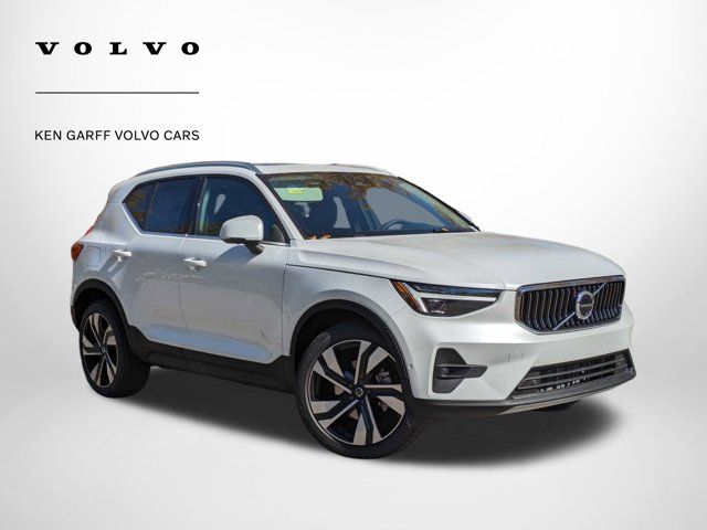 2024 Volvo XC40 Ultimate Bright Theme