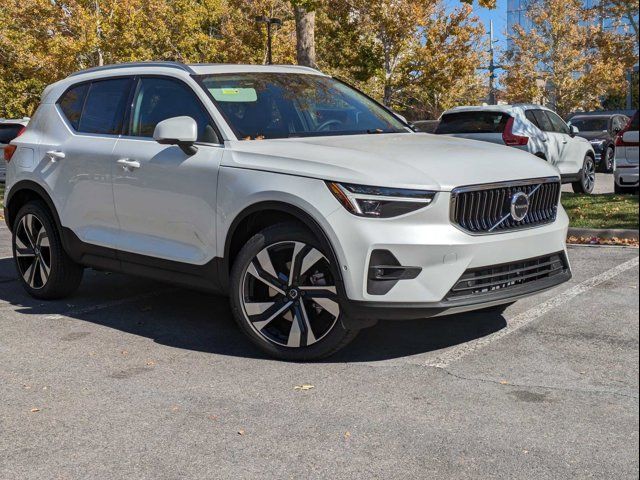 2024 Volvo XC40 Ultimate Bright Theme