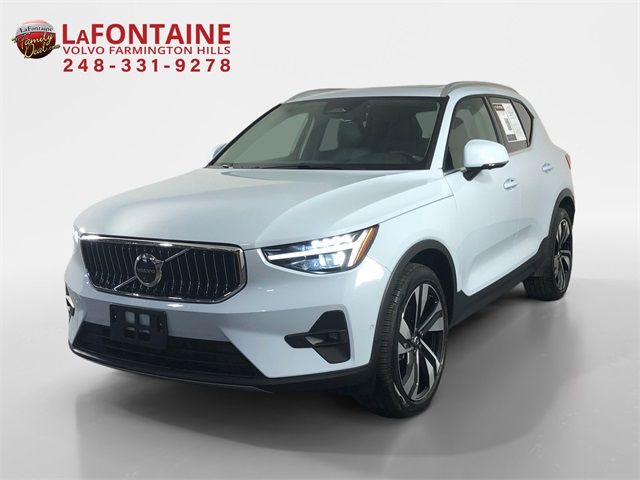 2024 Volvo XC40 Ultimate Bright Theme