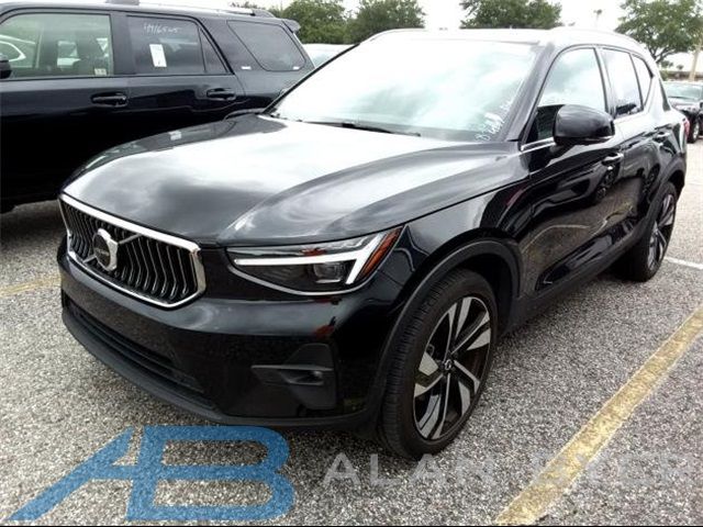 2024 Volvo XC40 Ultimate Bright Theme