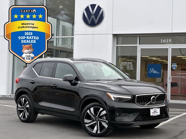 2024 Volvo XC40 Ultimate Bright Theme