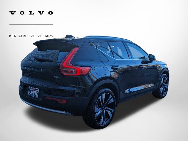 2024 Volvo XC40 Ultimate Bright Theme