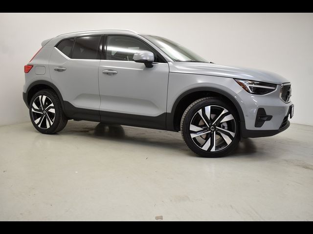 2024 Volvo XC40 Ultimate Bright Theme